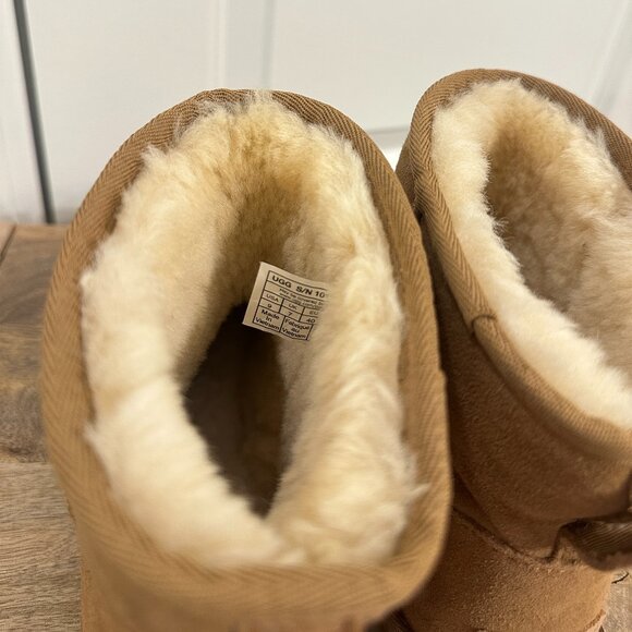 UGG Classic Mini II Genuine Shearling Lined Boot in Chestnut Suede Size US 9 - Picture 8 of 12
